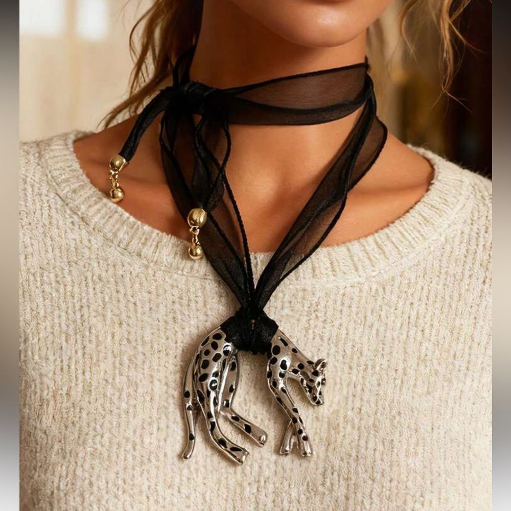 Silver Panther Necklace M1498